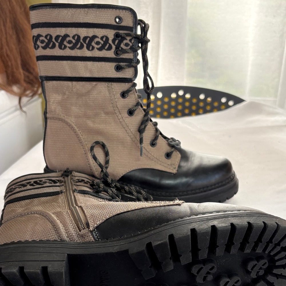 Sam & Libby Tan and Black Fabric And Manmade Combat Style Zip Boot Size 9